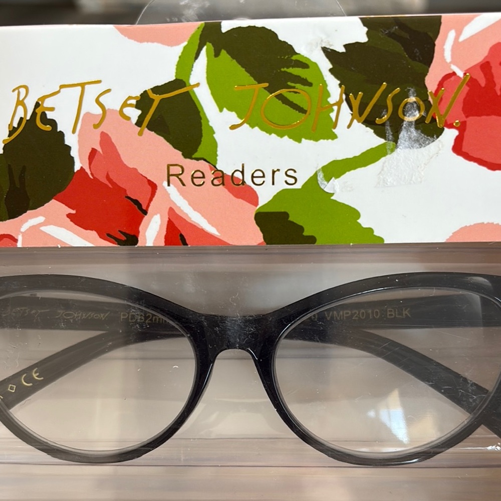 Betsey Johnson Readers - Picture 2 of 4